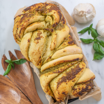 Recette de pain au pesto pas découpé au brasero plancha sur Club Brasero